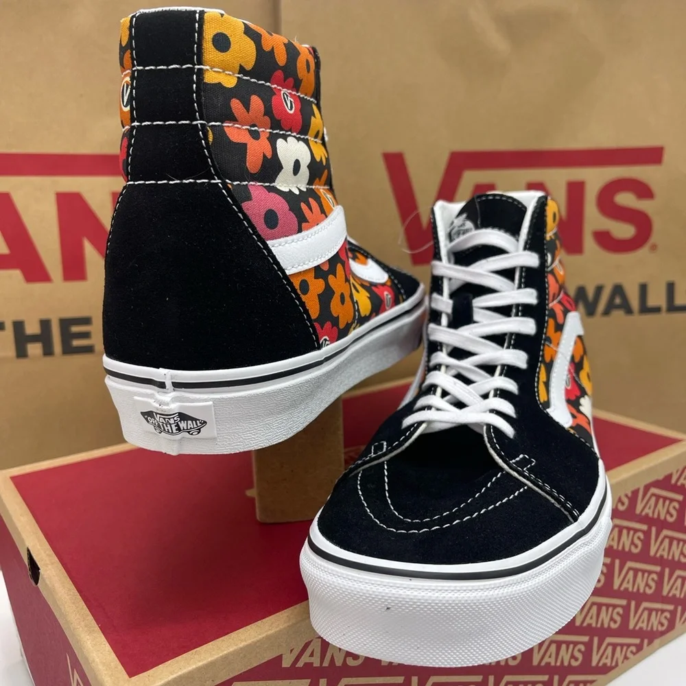 Vans Men’s Sk8-Hi
Flower Black/Multi Sneakers
VN000D5IBML
Floral High-Top - Picture 7 of 16